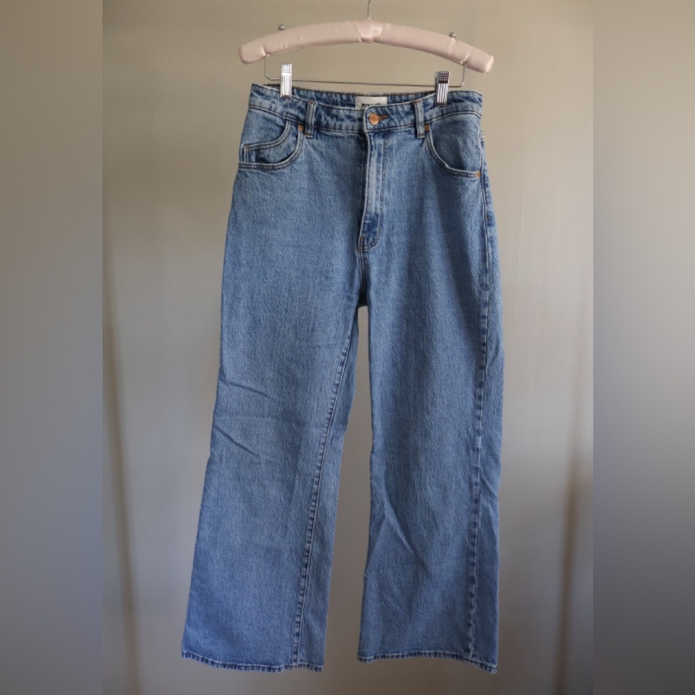 Rolla’s East Coast Crop Flare Medium Wash Women’s Size 30